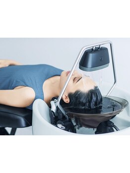 《個室》×《頭浸浴》で特別なヘッドスパ体験を♪頭皮環境改善はもちろんリラックス効果も◎