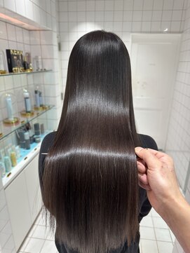 ロンドルーチェ 心斎橋(Lond luce) ダークアッシュ/ミディアムレイヤーカット［髪質改善/縮毛矯正］