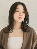 ビィシャイン 滝野店&nbsp;エアリー質感のフェミニンミディアム