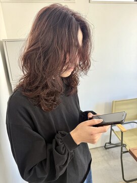 ザワン(the one .) 【the one.】レイヤーとパーマとブラウンで雰囲気良く　-TANAKA-