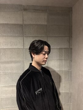 ワンワンオー バーバーショップ コンチネンタル(@110 BARBER SHOP continental) ツーブロックショート海外風センターパート