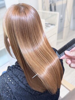 ナナイロ(NANAIRO)の写真/クレンジングする髪質改善が自慢のサロン。スッピンになった髪に栄養を与え、健やかで美しい髪へと導く★
