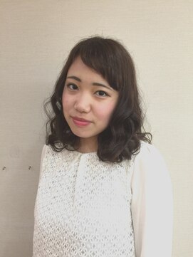 ヘアデザイン ラポール 茨木店(hair design Rapport) ダークプラチナグレージュカラー、ノームコア、ランダムカール