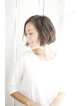 シュシュット(chouchoute) 吉祥寺斜めバングフェザーロングボルドークラシカルワンレン/113