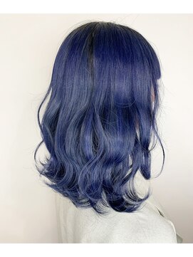 オル(Olu) 【MASAYA】切りっぱなしボブ×ネイビーカラー