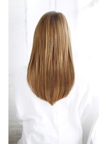 シュシュット(chouchoute)&nbsp;吉祥寺3分黒髪ホワイトアッシュショートパーマエアリーミディ015