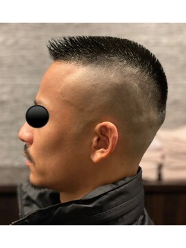 エグゼグティブクラブ 麻布十番(EXECUTIVE CLUB) スポ刈り風スキンフェード