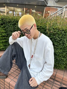 アイズ 海老名(AIZU) 金髪坊主 おしゃれ坊主 ダブルカラーブリーチハイトーン