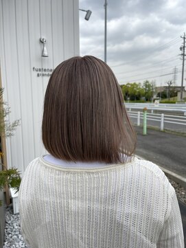 ファスナーグランデ(fustener grande) ミルクティーベージュ×切りっぱなしボブ