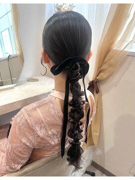 ミラ(Mila) タイト×編み下ろし＊結婚式お呼ばれヘア