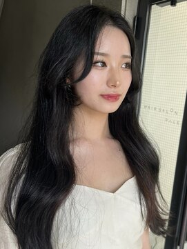 ポール(pole) 札幌ロング　黒髪レイヤーカット髪質改善