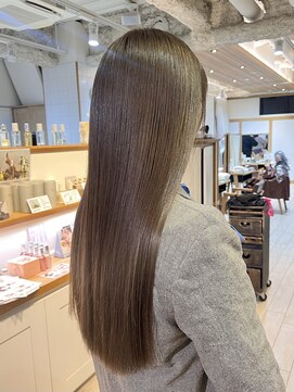 プラグ バイ ネオリーブ(plug by neolive) 小顔×髪質改善[髪質改善/縮毛矯正/韓国]J