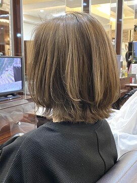 キャラ 池袋本店(CHARA) 白髪ぼかしもできるハイライトベージュ◎レイヤーボブ【池袋】