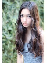 クーエフー(coo et fuu)&nbsp;センターパートのロングヘアーにブランジュカラー♪　大人可愛い