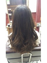 ルチア ヘア カバナ(Lucia hair cabana) アッシュ系グラデーションカラー