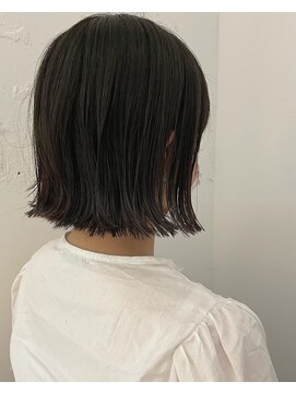 カウチ 板橋本町店(kauti) ぱつっと切りっぱなしボブ