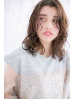 ミック 日暮里店(miq)&nbsp;センターパート外国人風プリカールセミウェットミディb1