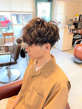 アンティコ(Antico) マッシュショート束感ツーブロック流行ツイストスパイラルモテ髪