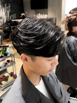 エイトメン 吉祥寺店(EIGHT MEN) センターパート 毛流れパーマ ニュアンスパーマ ツーブロック