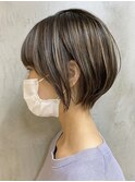 表参道大人ショートボブ白髪ぼかしハイライト顔周りレイヤー40代