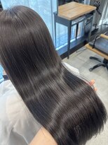 アリュウル 表参道 青山(Allure) 艶感たっぷりグレージュカラー◎佐藤