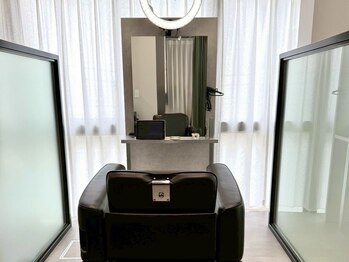 ソレリア(Soleria)の写真/《席数4席》新宿三丁目駅から徒歩5分！全て半個室・シャンプー台が一体型なので席の移動が無くリラックス◎