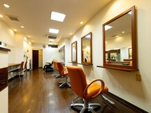 明るい店内。気兼ねなく過せます♪