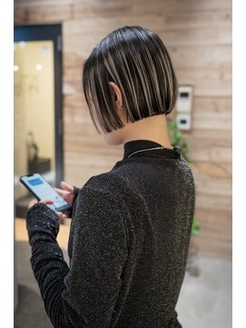 ベイショア(Bay Shore NY) プレイングカラーグレージュミニボブ