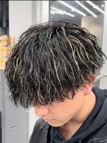 オーバル ジングウマエ(OVARL jingumae)&nbsp;縦落ちパーマツイストスパイラルパーマハイライト
