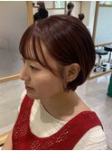 艶感ボルドーカラーで魅せる大人ショート
