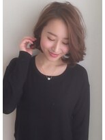 ふんわりフェミニン前下がりボブ