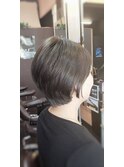 襟足スッキリショートボブ