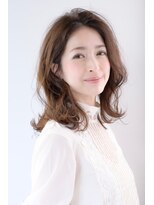 ノーヴェ(Nove) 30代/40代にオススメ　鎖骨レングスのミディアムレイヤー