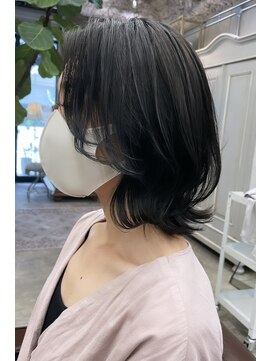 ザ デイ(THE DAY) ブラックカラーにミディアムレイヤー