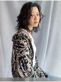 ミディアム×ナチュラルソバージュ×黒髪【本多身和子】