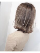 チェレ ロッソ 金剛店(Chere rosso)&nbsp;シルキーベージュ×ナチュラルなハイライト×イルミナカラー