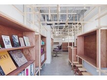 エイト(EighT)の雰囲気（木を基調としたリラックスできる落ち着いた店内で癒しの時間を。）