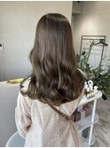 オリーブベージュ
