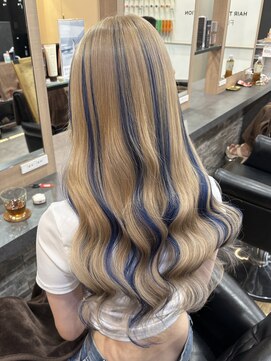 ラピス 横浜(Lapis) ミルクティーベージュ青メッシュブリーチカラーシールエクステ