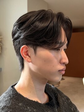 ノラギンザユー(NORA GINZA/U) ダウンパーマ前下がりセンターパートメンズヘア