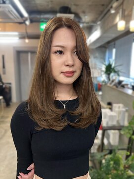 リラ バイ クオーレ(LIRA by CUORE) ~レイヤーカット~