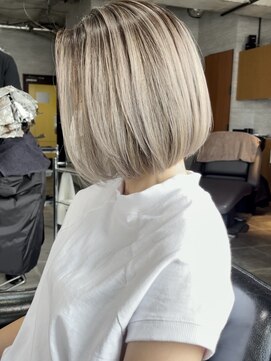 molt 麻生/レイヤーカット/ボブ/バレイヤージュ/ハイライト/海外ヘア 【モルト】 コントラストハイトーン ボブ