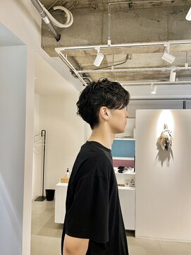 コクウ(cocu) センターパート×ナチュラルパーマ