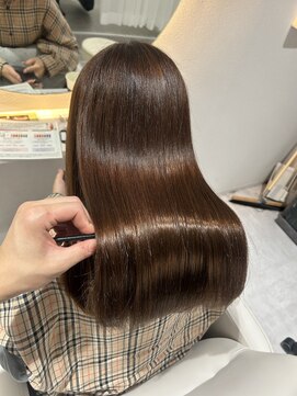 レヴァ(LEVA) 自然な艶を叶える秋の髪質改善ブラウン