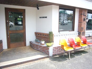 BACKBONE【バックボーン】