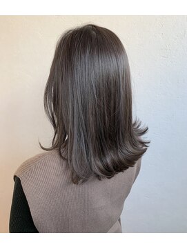 ティピ(tipi) 顔まわりニュアンスロブ