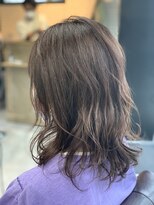 メル(Mel) ☆Mel発☆ミディアム☆レイヤー☆ハイライト☆ベージュ☆外ハネ