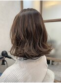 可愛いモテ髪20代透明感ベージュ外はね波打ち