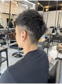 束感ツーブロメンズショート