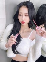 スイ(suii.)&nbsp;韓国ヘア【ジアちゃん風涙ウェーブ×ブルーブラック】